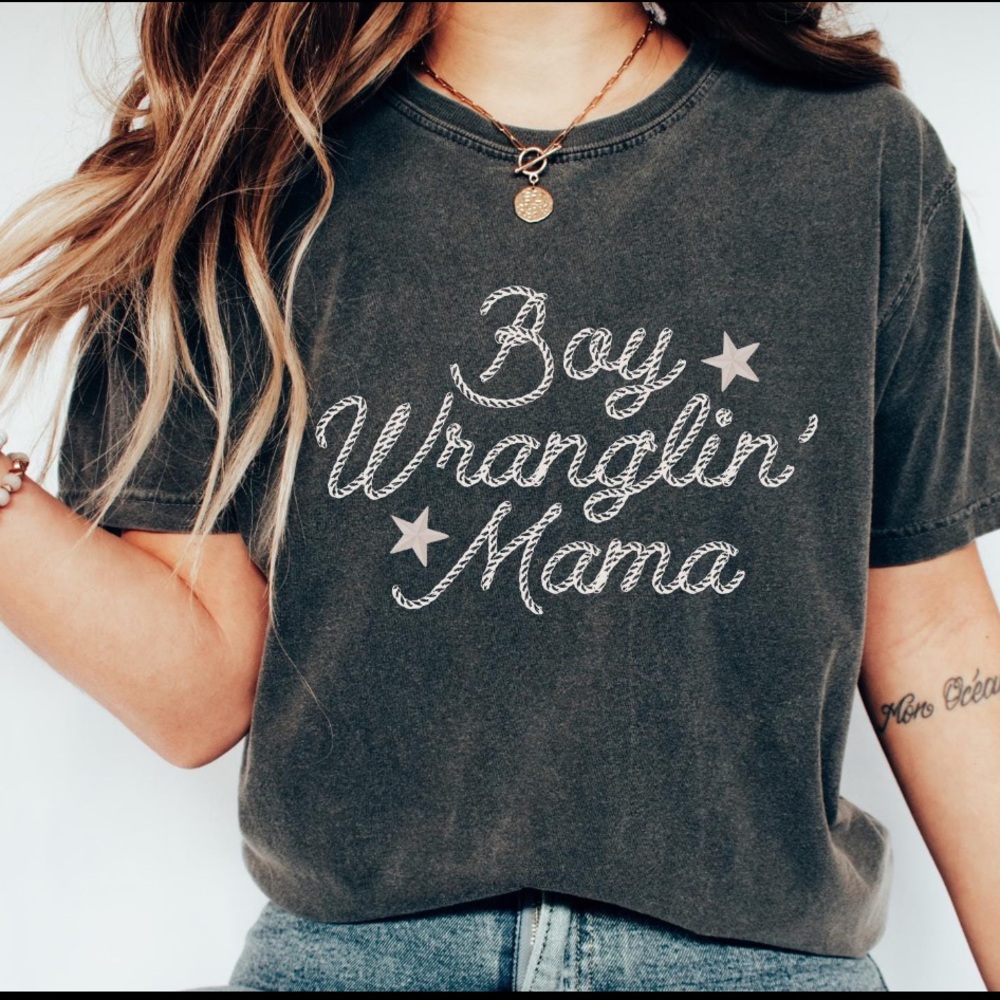 Boy Wranglin' Mama T-Shirt - Heathered Black